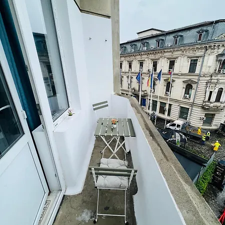 Old Town Apartment *